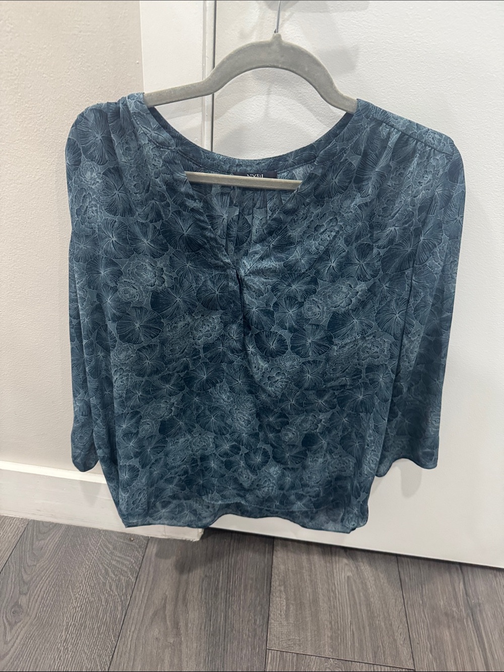 NYDJ Women's Blue Floral Split Neck Blouse
